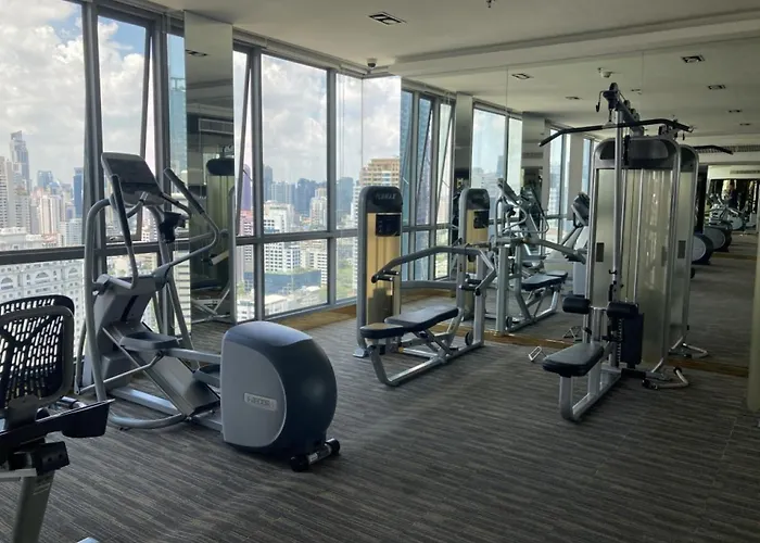 Upscale Living 1br - Ultra Fast Wifi - Phrom Phong